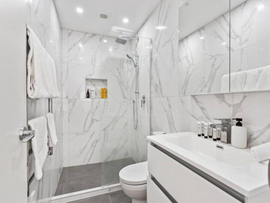 Sleek Modern Pad Next To Spark Arena Free Parking オークランド エクステリア 写真