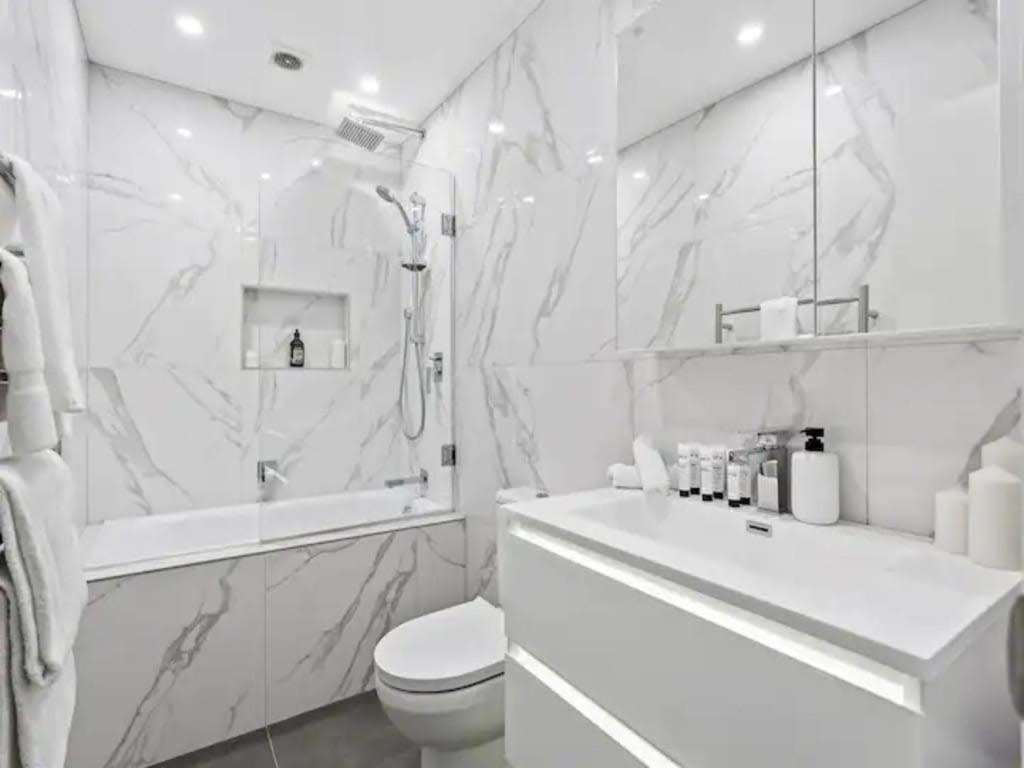 Sleek Modern Pad Next To Spark Arena Free Parking オークランド エクステリア 写真
